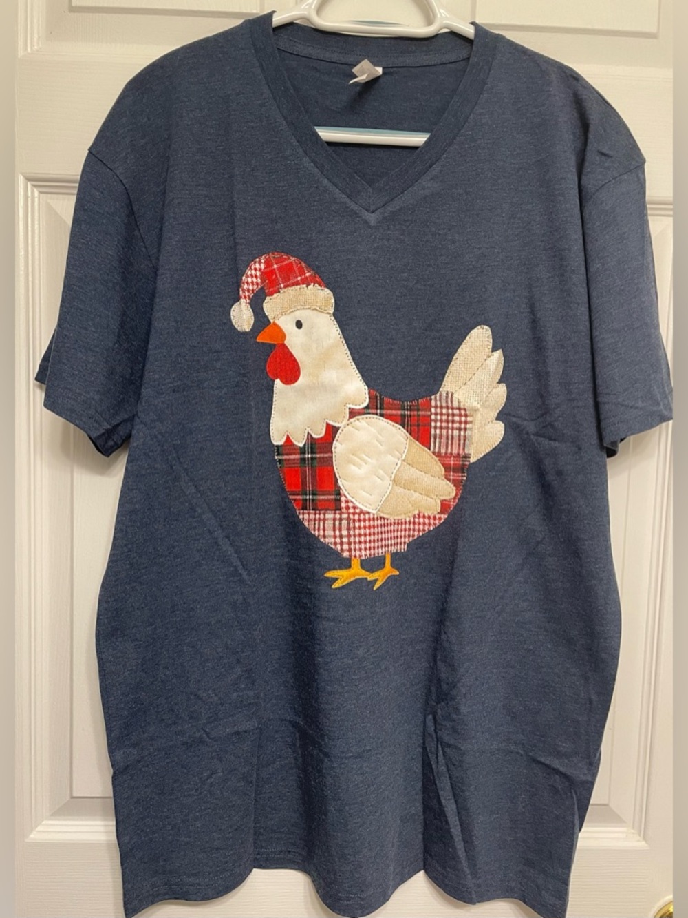 Lrg Farmhouse Christmas Patchwork Chicken V-Neck Tee NEW